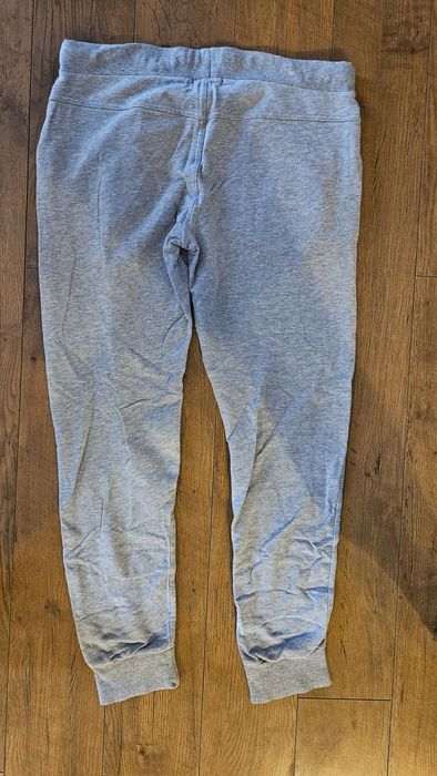 Spodnie dresowe jasno szare Amisu