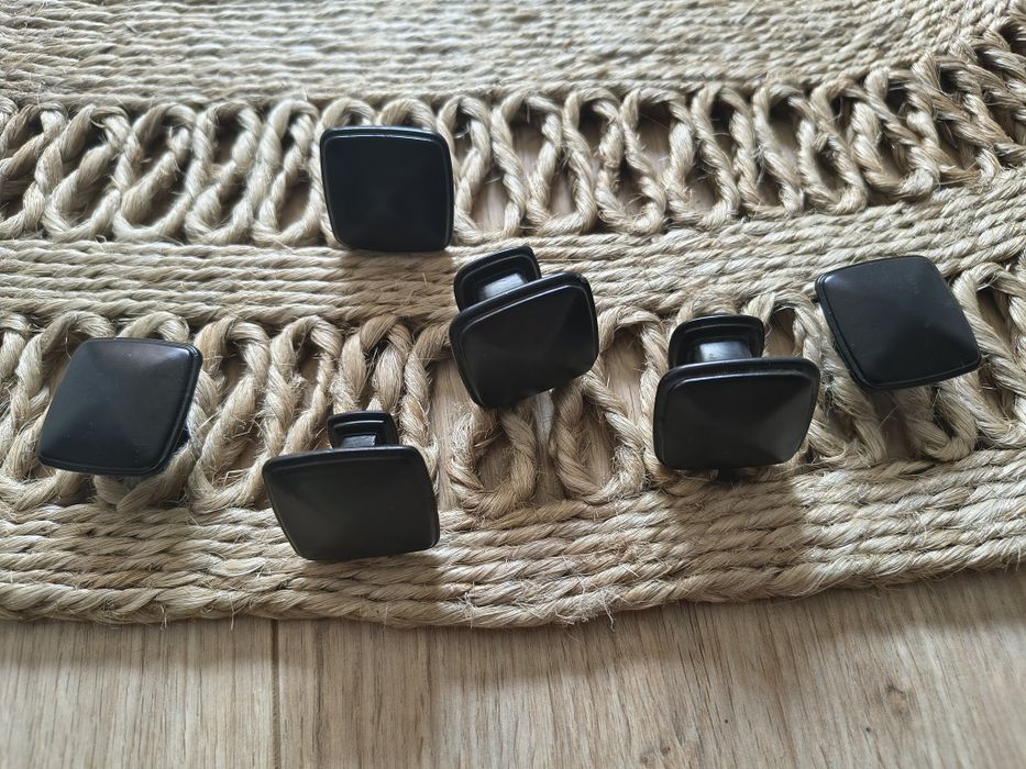 Gałki do szafki czarne