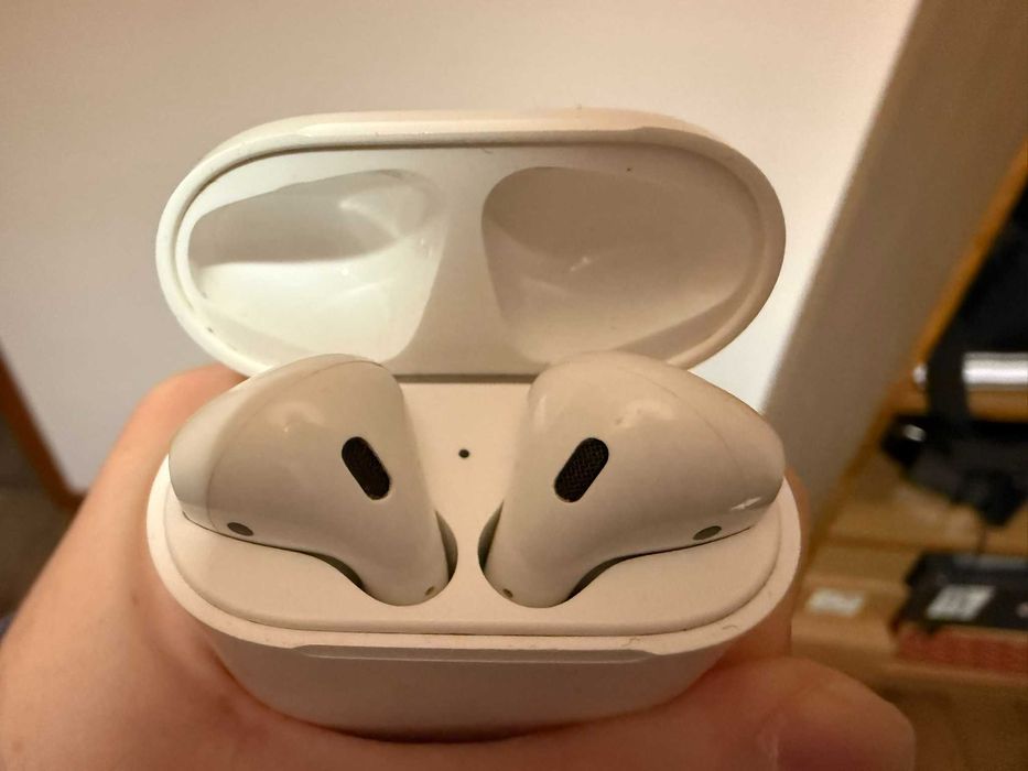 Apple AirPods 1st Gen [Primeira Geração]
