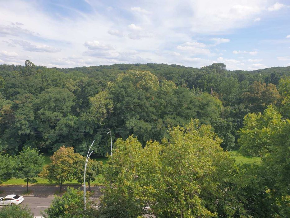 Сдаю 2 комнатную студию просп. Голосеевский 82