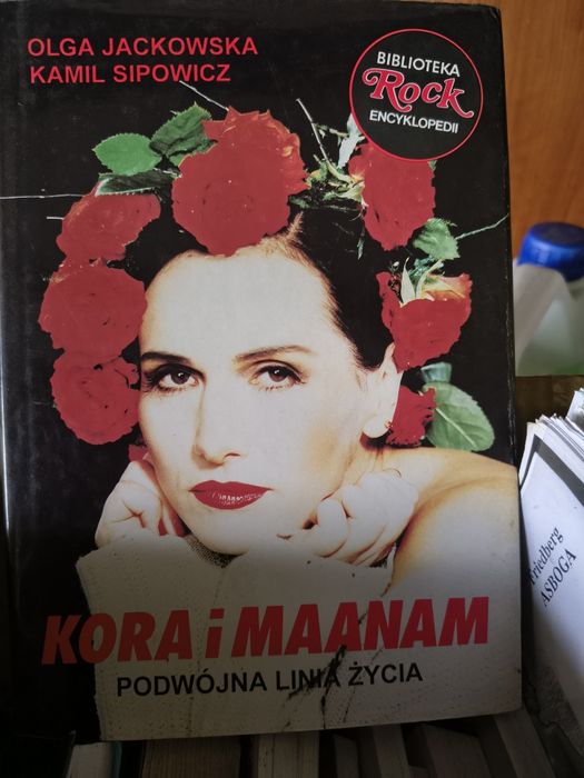 Kora i Manam, podwójna linia życia, książka.