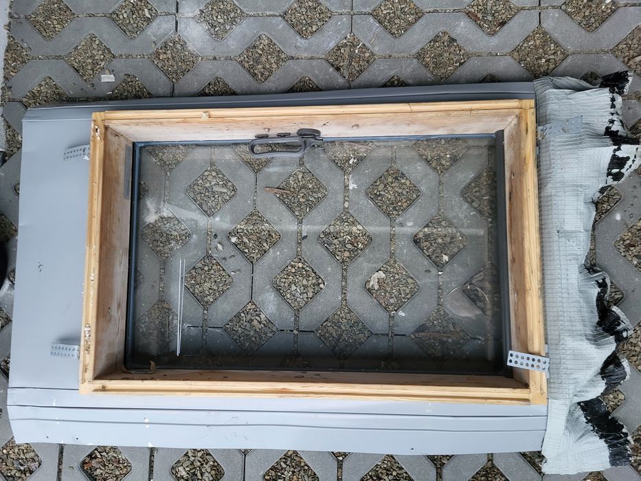 Okno dachowe - wyłaz kominiarski