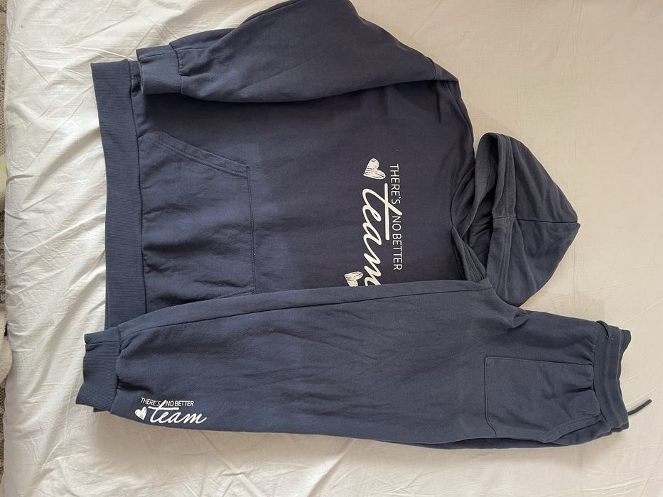 Костюми жіночі спортивні