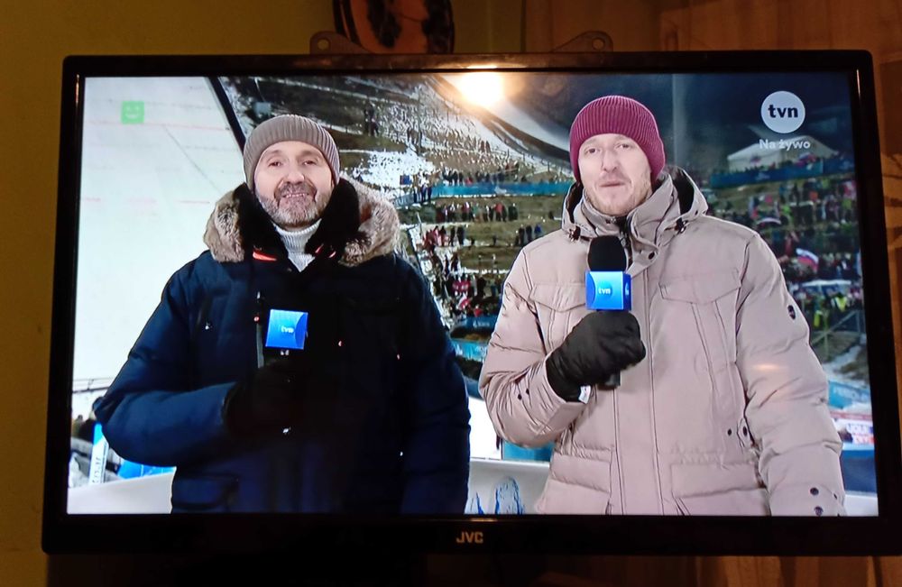 Telewizor JVC 24 cale DVB_T2 + wbudowany DVB S2 SAT TV