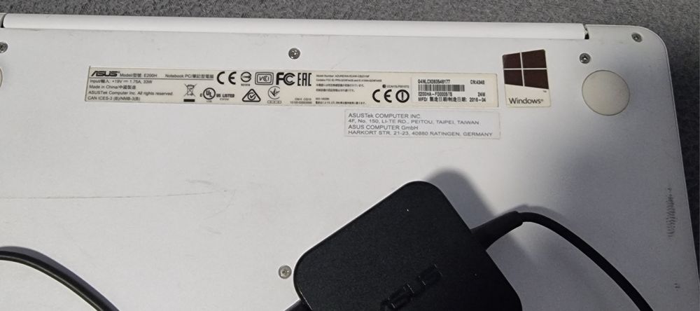 Asus notebook biały
