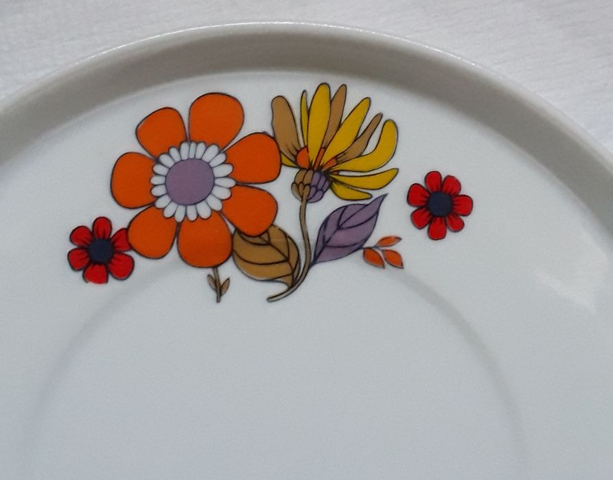 Pires de chávena de chá Artibus, antigo