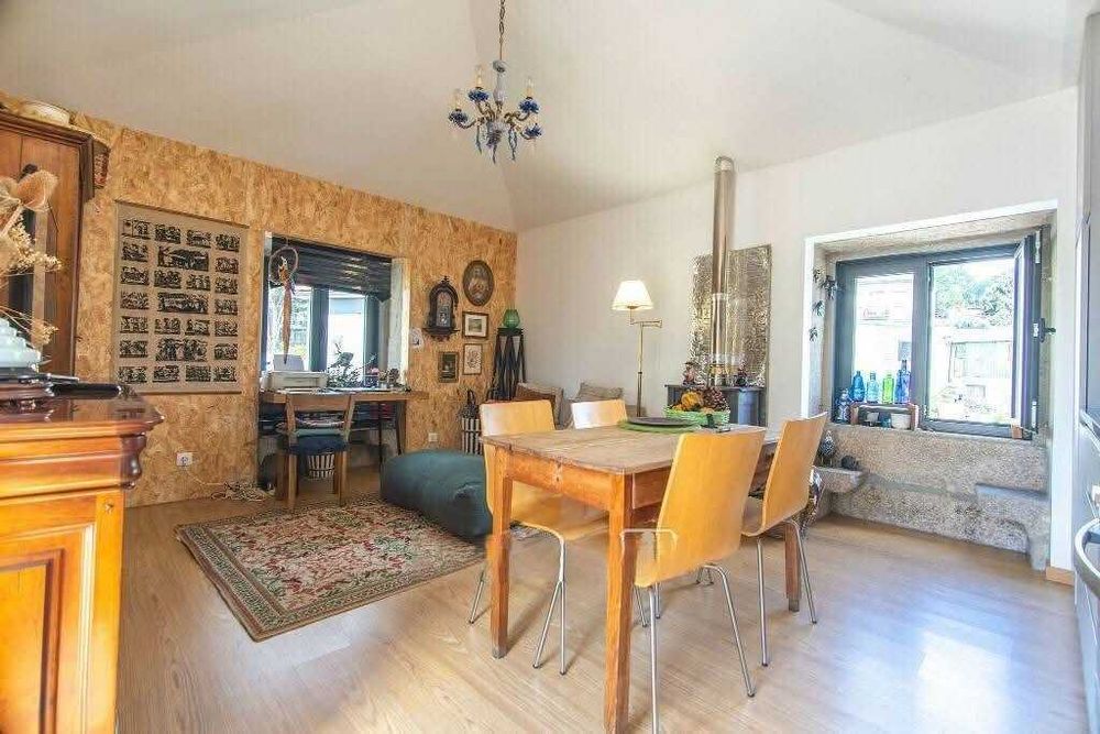 Moradia com 4 Habitações Independentes | Campanhã – Porto