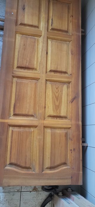 Двері з натуральної сухої деревини