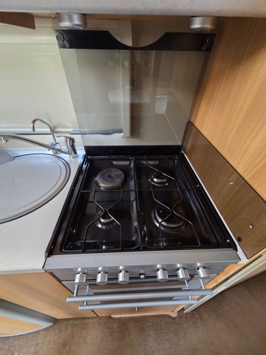 ACE Viscount автобудинок
Гарний дуже! зручний  та затишний будинок для