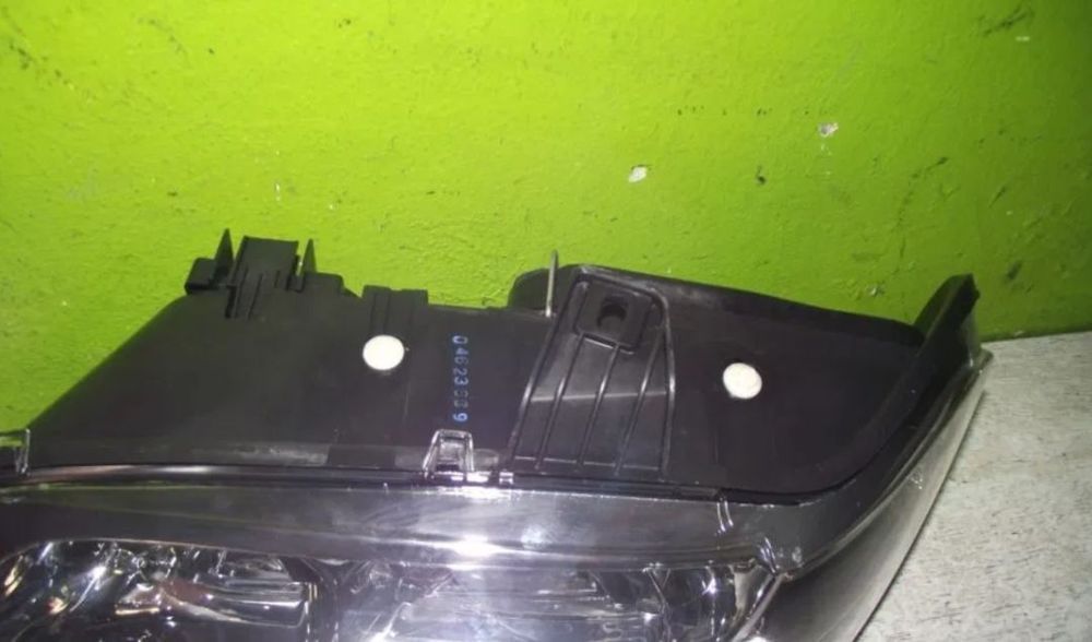 Farol Esquerdo Fiat Strada - 2001 / 2005 - F1079