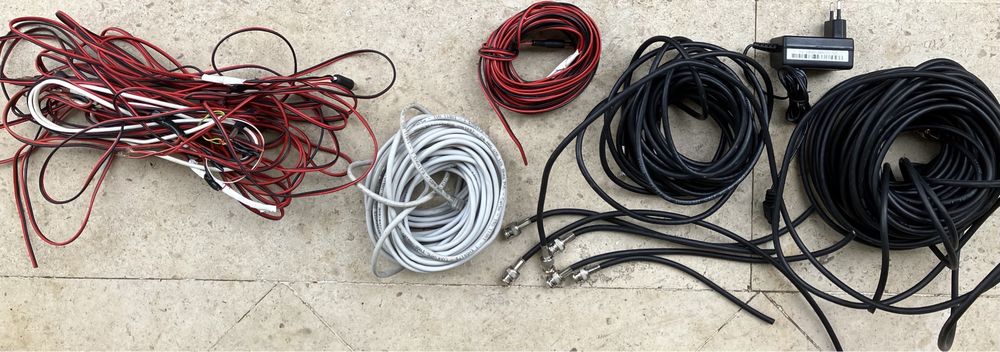 Câmeras de filmar+ gravador+cabos