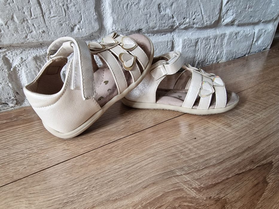 Sandałki cool club smyk serduszka 22