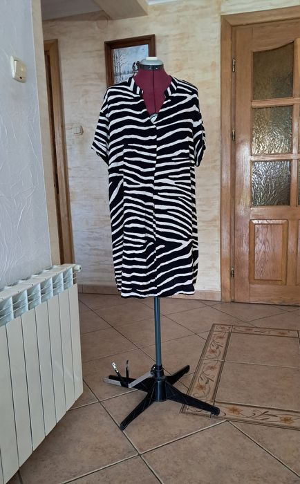 Lekka, luźna sukienka letnia  - 44  (100% wiskoza )