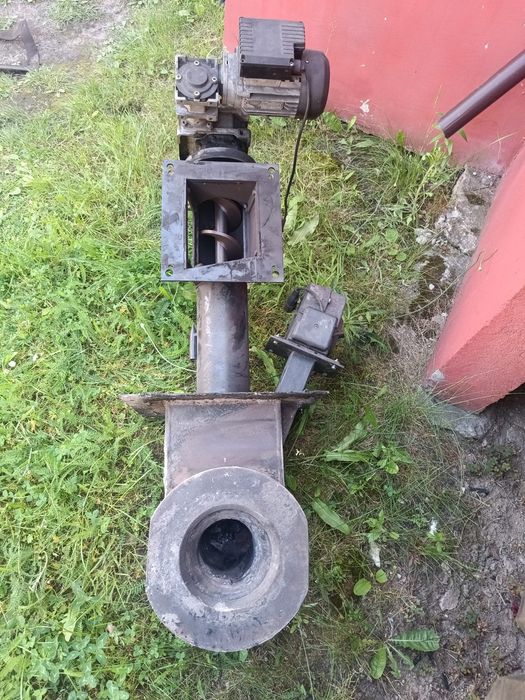 Podajnik do pieca na ekogroszek