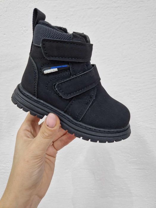 Nowe ocieplane buty zimowe kozaki chłopięce czarne botki r. 20 (13 cm)
