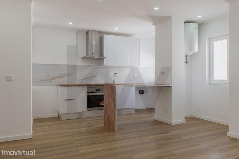 Apartamento T2 no Lavradio || Remodelado a estrear