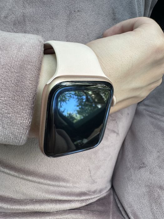 Apple watch series 6 44mm 86% аккумулятор