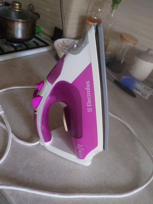 Продам праску Electrolux