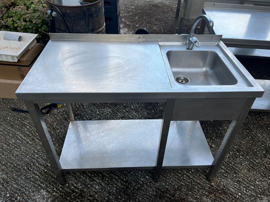 Bancada inox retangular c/lavatório à direita - 150cm x 90cm x 60 cm