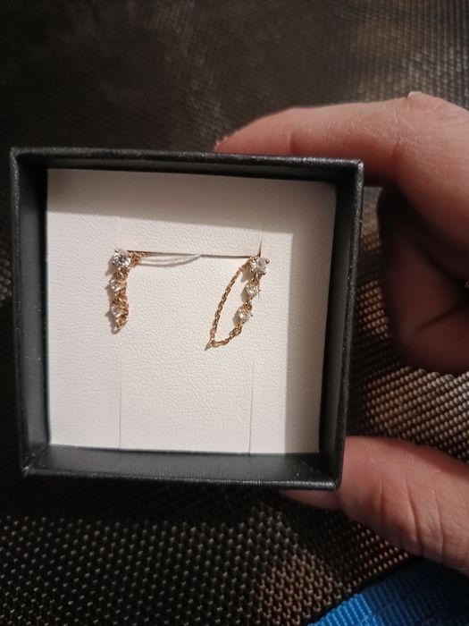 Продам золоті сережки і колечко