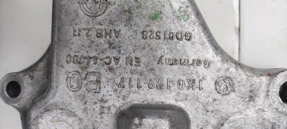 кронштейн коробки мотор 1k0199117 06K199207A 04L199207 04L903143B