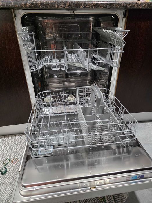 Maquina lavar loiça AEG