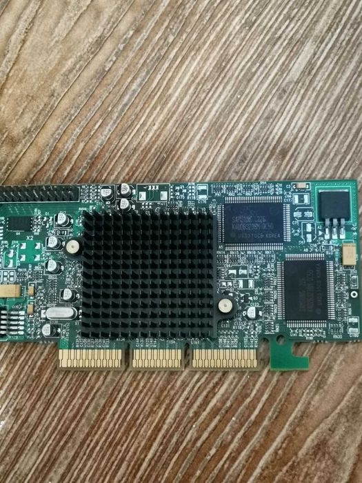 Видеокарта Matrox Millennium G550 G55+MDHA32DB 32mb AGP 4x/8x