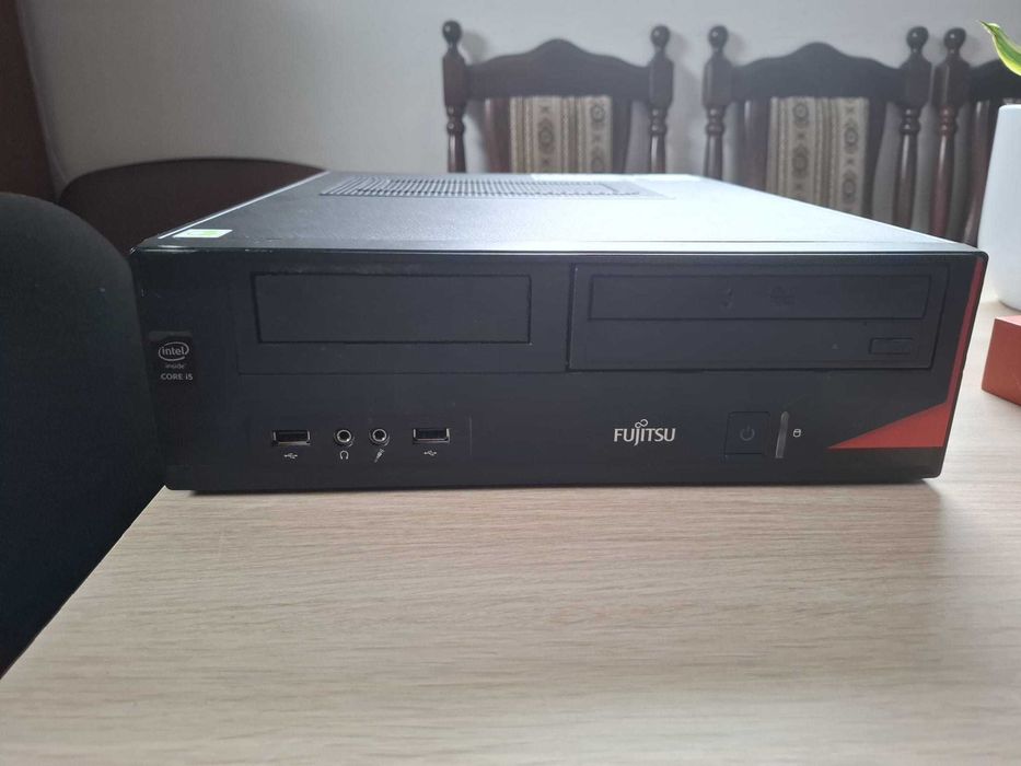 Komputer biurowy PC Fujitsu Esprimo E520 E85+ – Intel Core i5-4460 16 GB RAM SSD 512 GB Windows 10 Pro