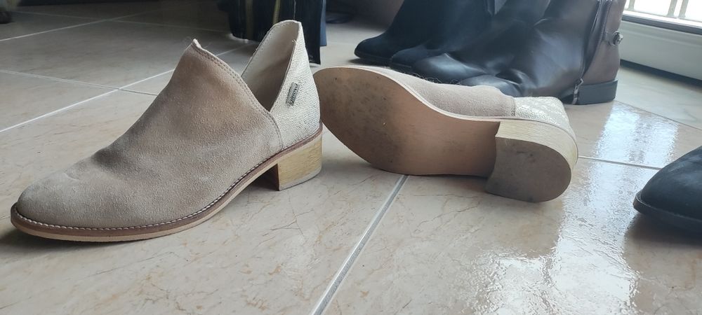 Lote de 8 pares de botas