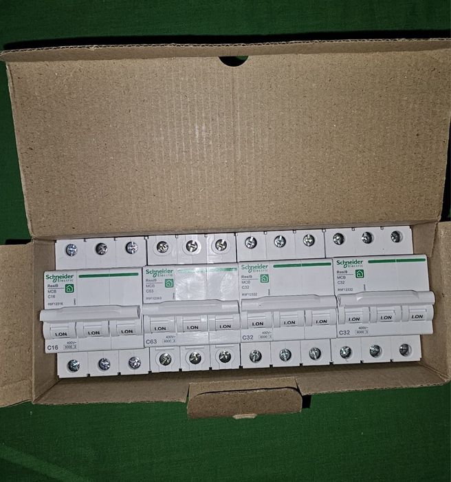 Автоматичний вимикач RESI9 Schneider