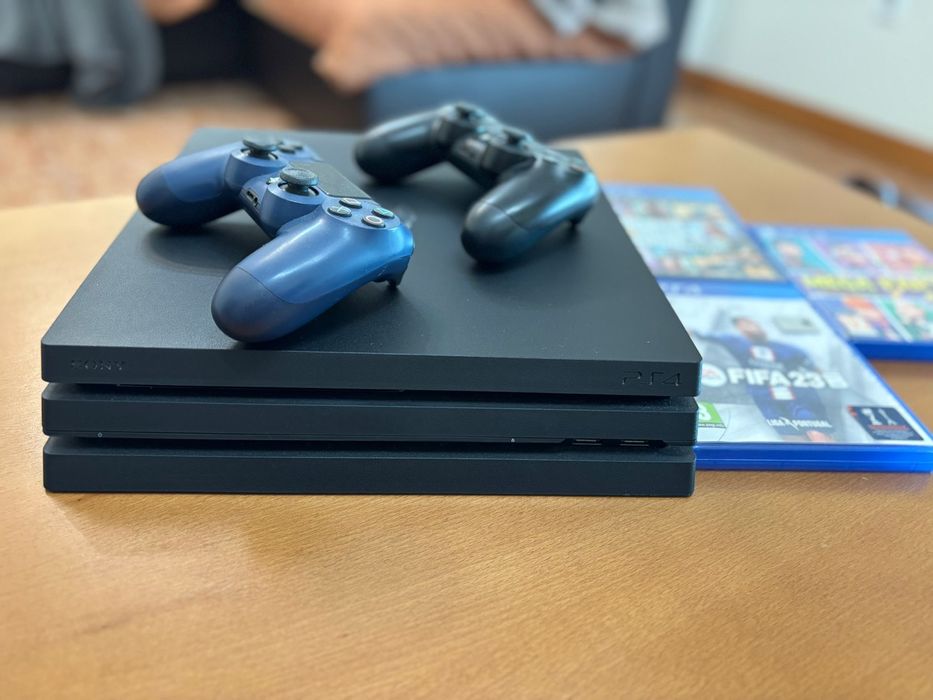 Playstation 4 Pro Preta 1TB
