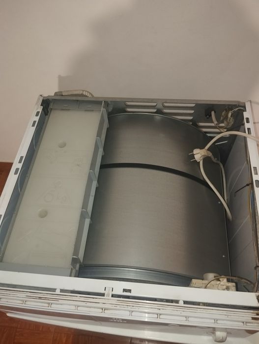 Máquina De Secar Roupa - Indesit IS70C