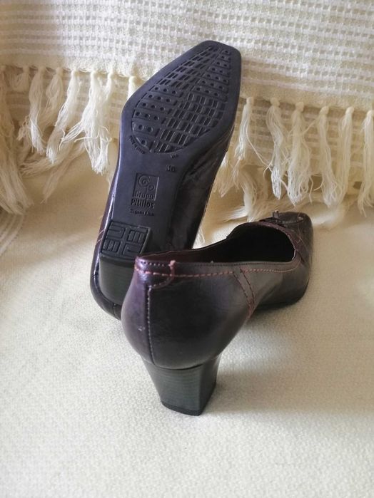 Sapatos castanhos de pele n. 36/37