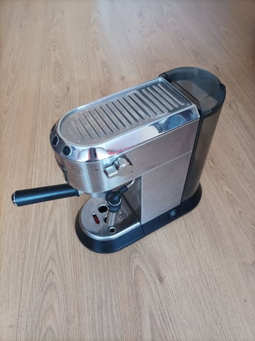 Ekspres do kawy  De'Longhi EC Dedica Style 685.M