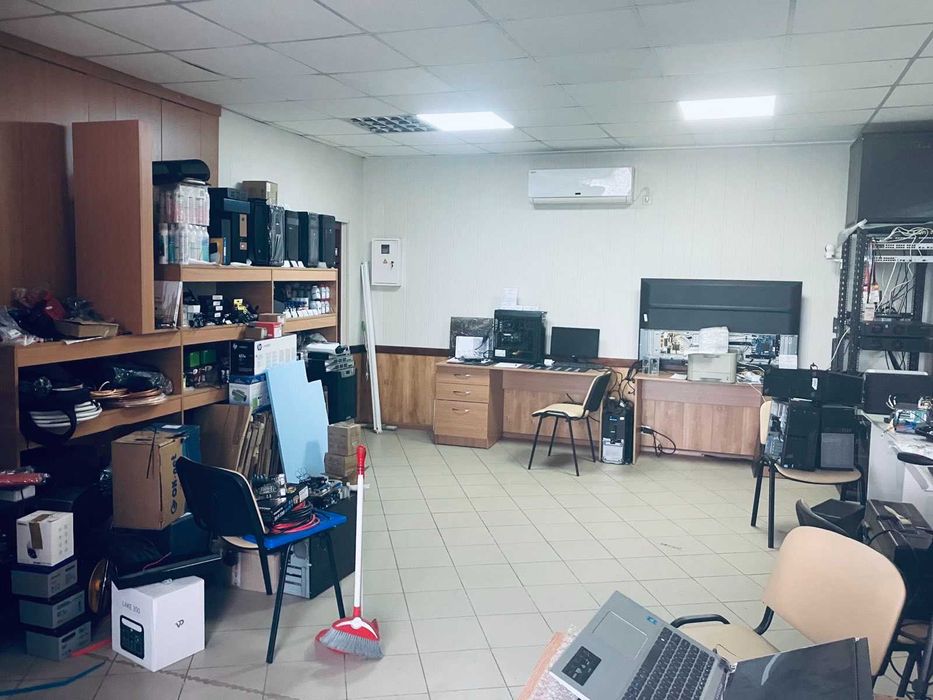 Продам комерційне приміщення в центі міста Богодухів