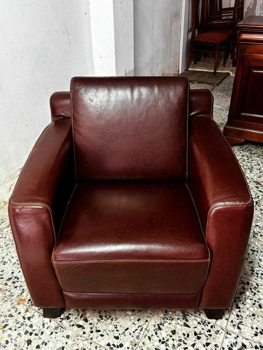 cadeirão em couro