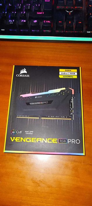 Corsair Vengeance RGB PRO 2x8 gb 3200MHz