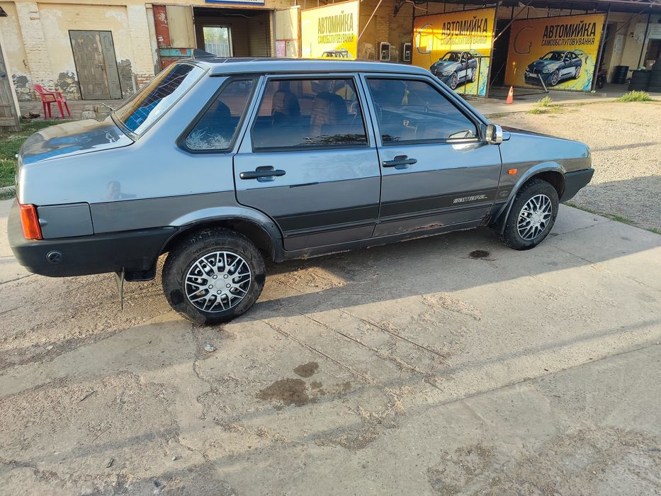 продам автомобіль ВАЗ 21099