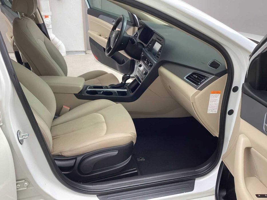 Hyundai Sonata SE      2017