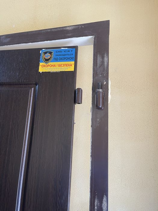 Продам вхідні броньовані двері