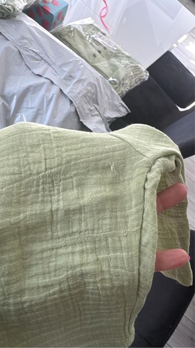 By o baby szorty muślinowe zielone/pistacja defekt 122 cm