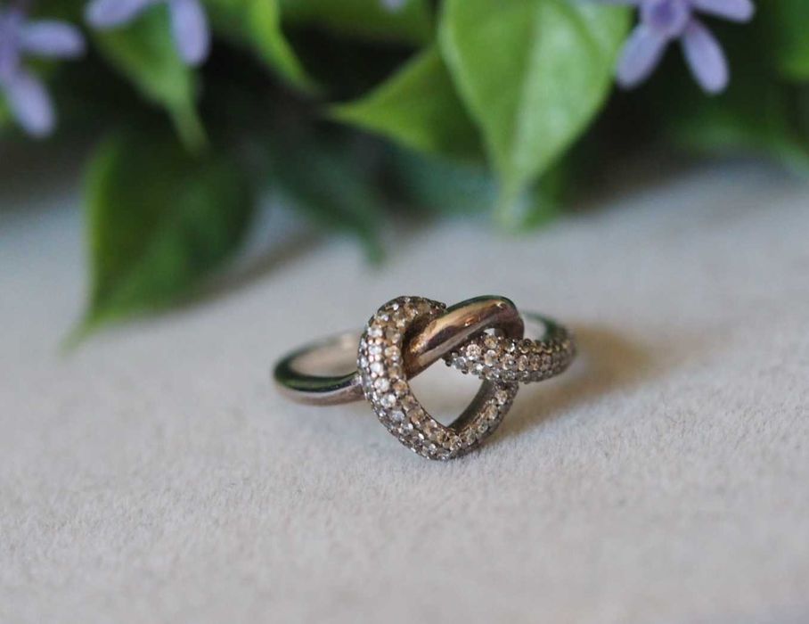 Pierścionek srebrny 925. Przeplatane serce. Na Walentynki. R. 14.