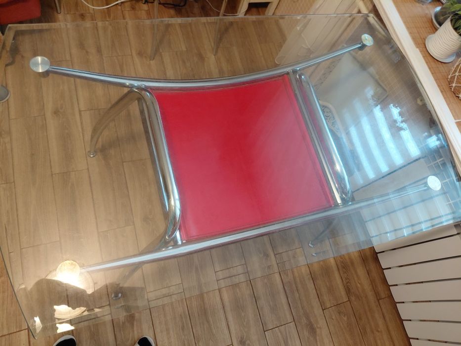 Скляний стіл прямокутний