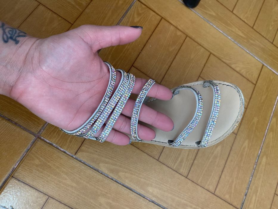 Sandalia menina usado