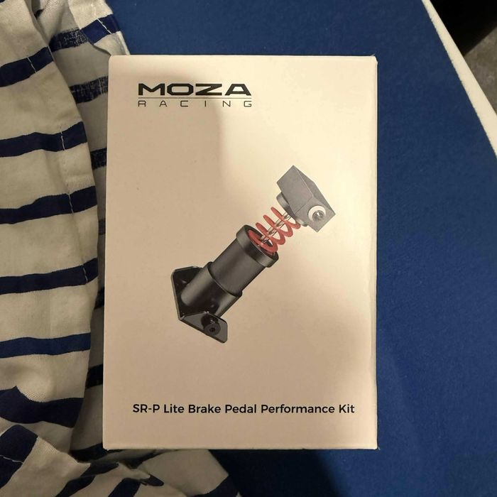 Kierownica MOZA R3 + PLAYSEAT