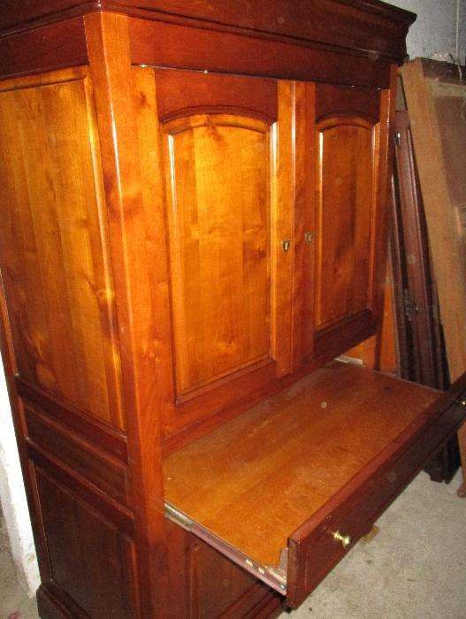 Móvel estilo Luís Filipe