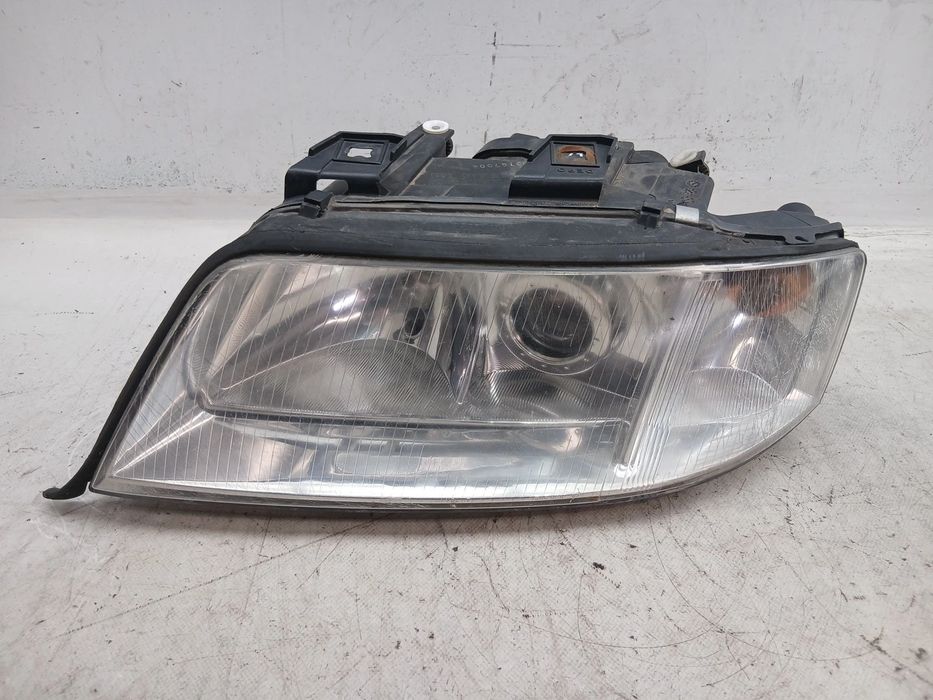 Ótica / farol esquerda AUDI A6 Avant (4B5, C5)