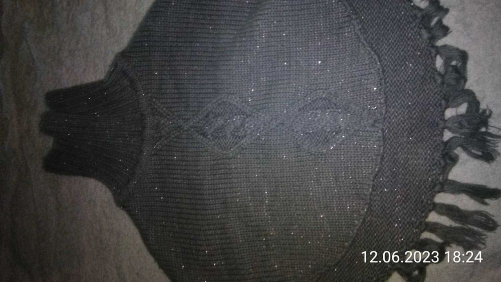 Szare ponczo ze srebrnymi nitkami dla dziewczynki 92-104