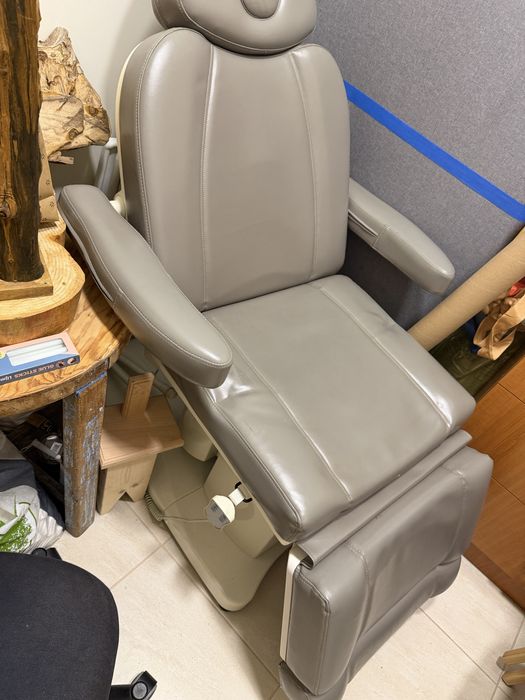 fotel do masazu   sterowany pilotem  w bardzo dobrym stanie