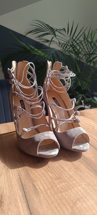 Nowe buty 38 sandałki